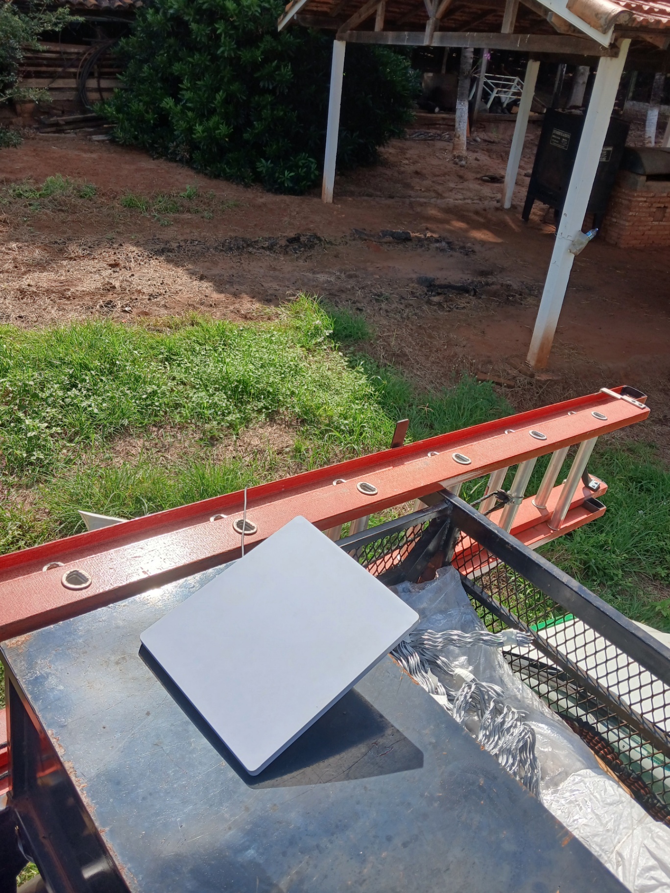 Instalação de antena de internet